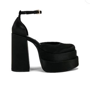 STEVE MADDEN Charlize Platform in Black